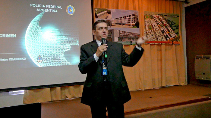 El Comisario Jefe del Dpto de Cibercrimen de la Policia Federal Argentina, Víctor Chanenko expone sobre buenas prácticas en la preservación de la prueba en el ciberdelito.