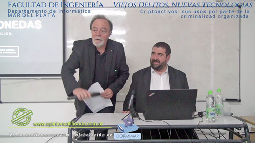 El Director de la carrera de ingeniería informática Lic. Carlos Rico presentó al orador, ing. Pablo Lazaro.