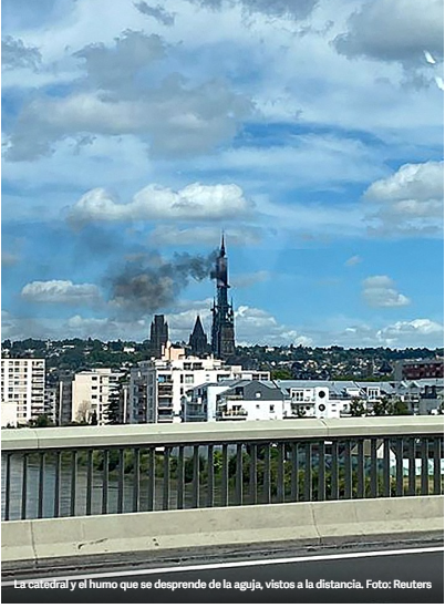 Catedral de Rouen aguja incendiada